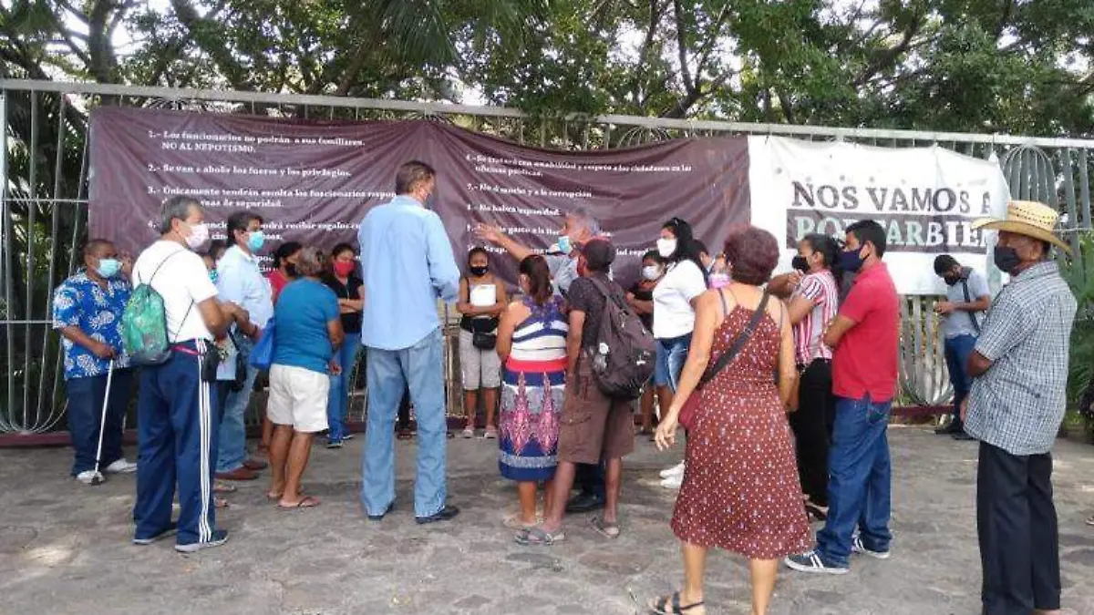 protestan falta de agua ayuntamiento1